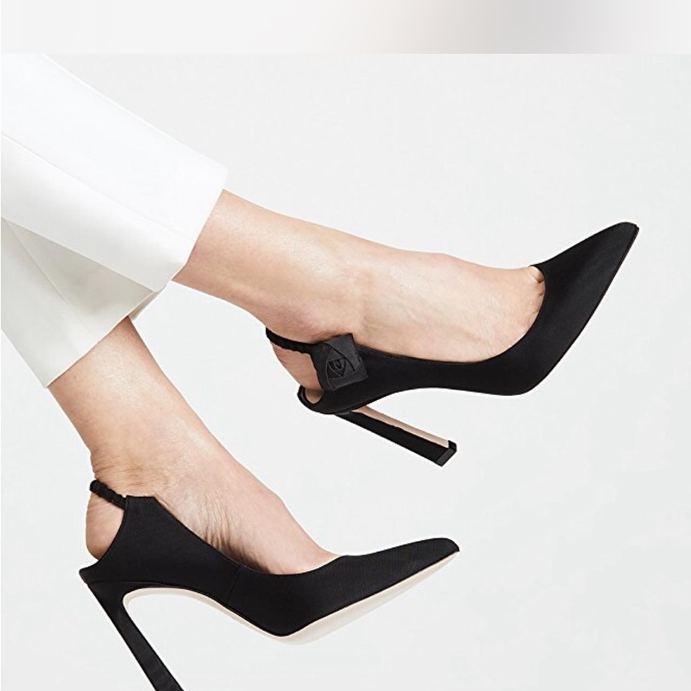 Stuart Weitzman Black Pointed Toe Heels